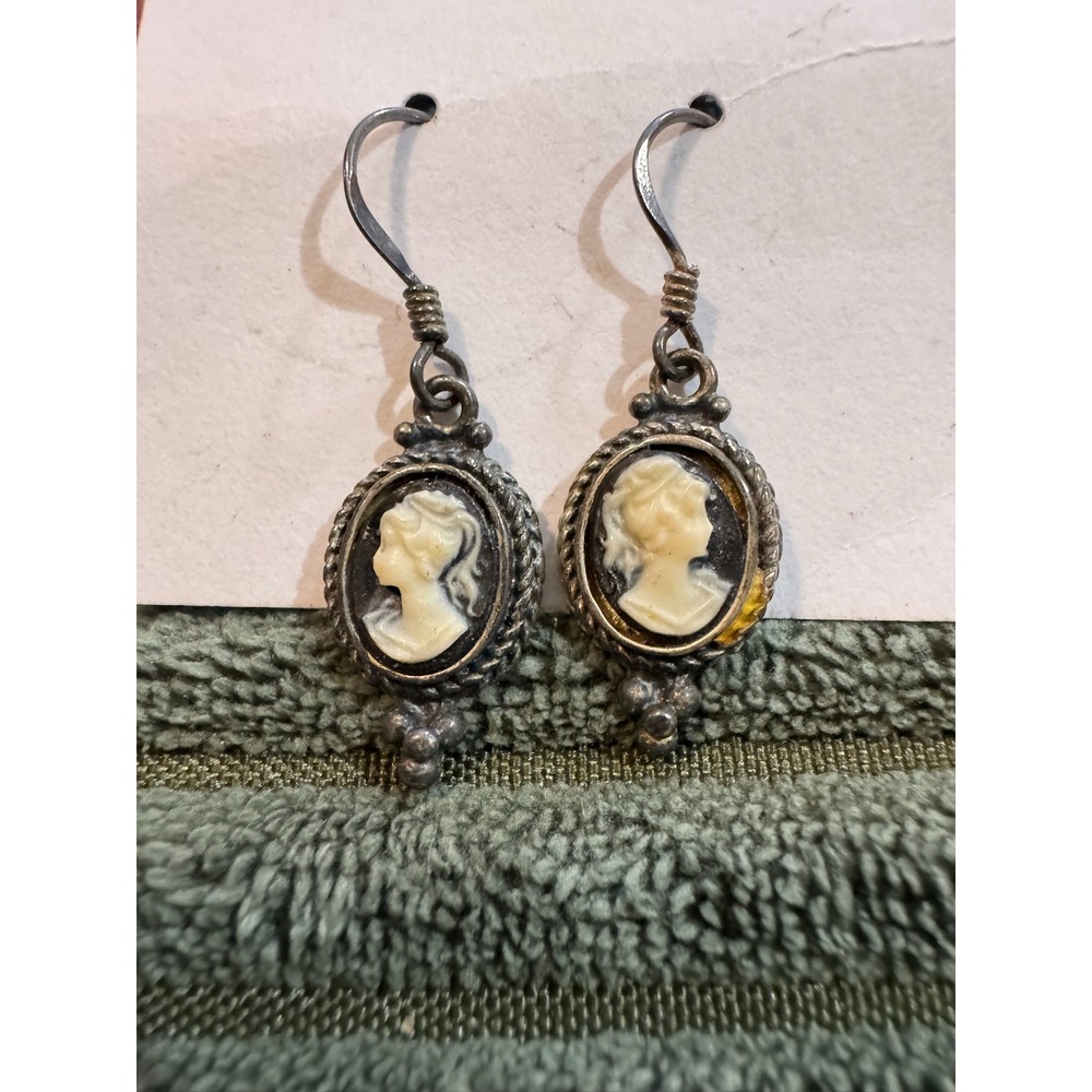 Vintage Oval Cameo Earrings Dangle Drop Women Fashion Jewelry